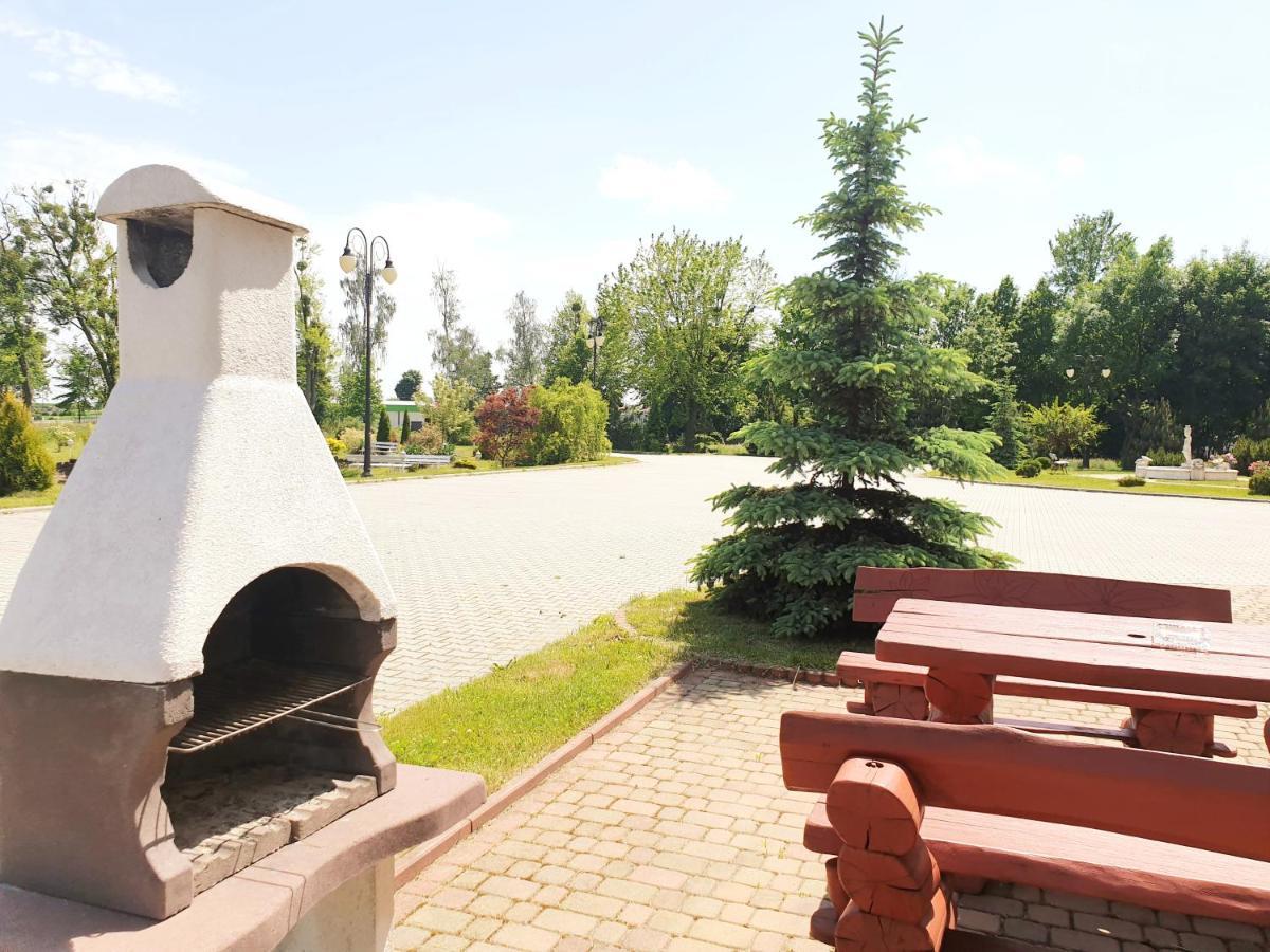 Willa Park Ostrowiec Świętokrzyski Exterior foto
