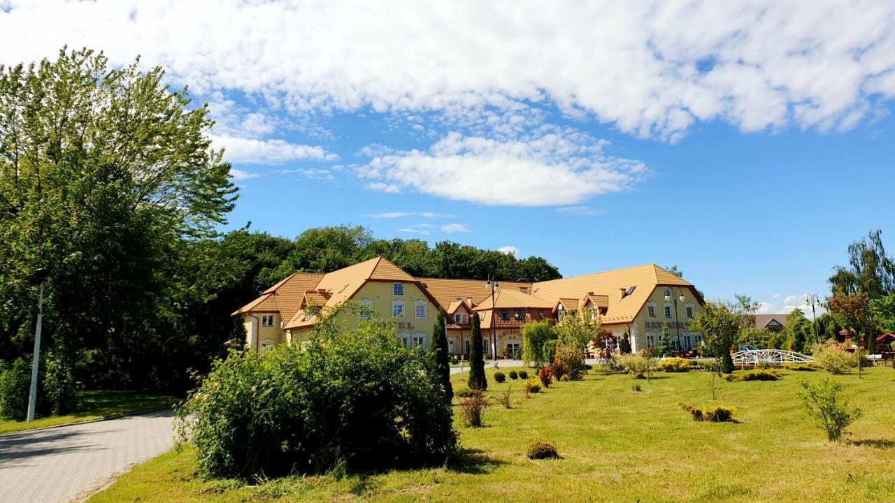 Willa Park Ostrowiec Świętokrzyski Exterior foto