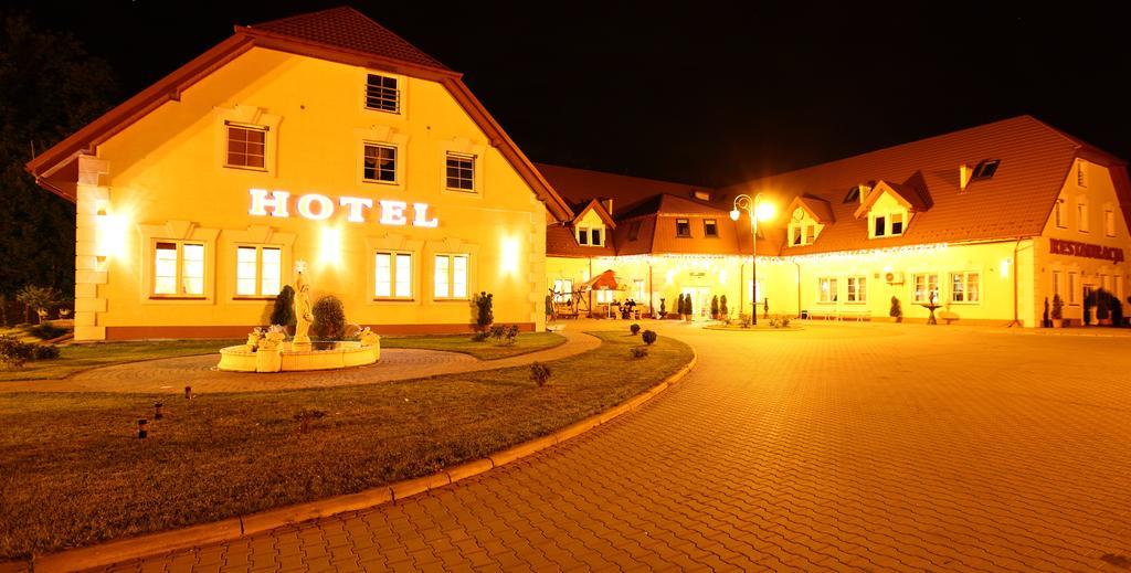 Willa Park Ostrowiec Świętokrzyski Exterior foto